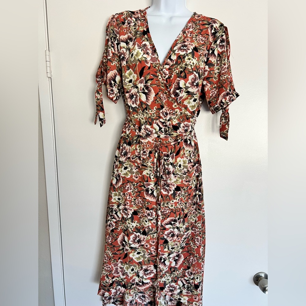 NWT Floral wrap dress